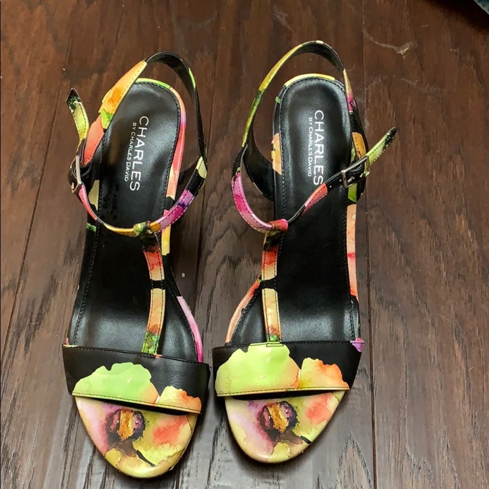 Size 9 Floral Wedges like new